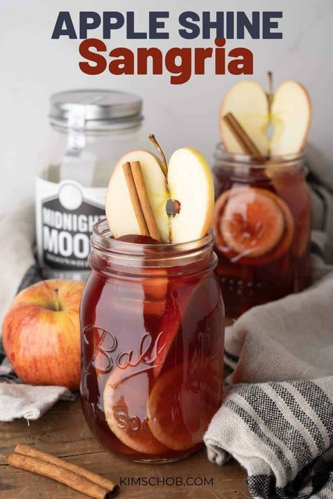 Apple Cider Moonshine, Strawberry Moonshine Recipe, Moonshine Recipes Homemade, Flavored Moonshine Recipes, Moonshine Drink Recipes, Bangla Comics, Apple Cider Sangria Recipe, Homemade Wine Recipes, Apple Pie Moonshine