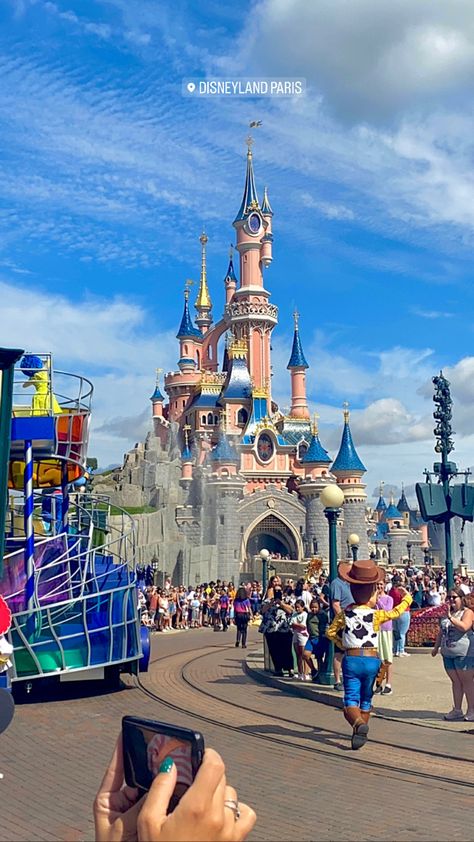 Disney Story Instagram, Disneyland Paris Photo Ideas, Disney Instagram Story, Disney World Paris, Eurodisney Paris, Paris Story, Paris Photo Ideas, Disney Photo Ideas, Paris Dream