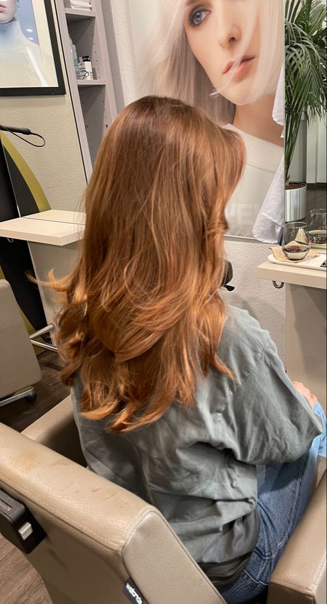 Redhead Going Blonde, Ginger Gloss Hair, Strawberry Gloss Hair, Layers On Red Hair, Strawberry Blonde Auburn Hair, Miley Cyrus Auburn Hair, Medium Golden Copper Hair Color, Natural Copper Brown Hair, Copper Hair Gloss