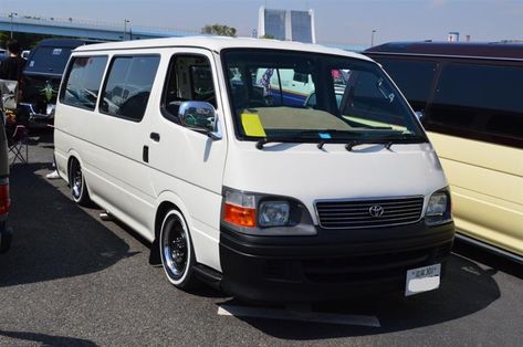 Hiace Van Modified, Toyota Hiace Modified, Toyota Van, Lexus Cars, Toyota Hiace, Custom Vans, Nissan Sentra, Car Art, Toyota Land Cruiser