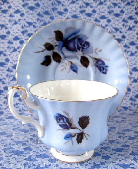 Tea Service Set, Royal Albert Tea Cup, Royal Albert China, Cuppa Tea, China Teacup, Rose Cottage, Tea Cups Vintage, Teacup And Saucer, Tea Service