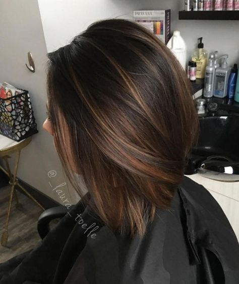 Highlights Brown Hair Short, Highlights Brown Hair Balayage, Brown Bob Hair, Dark Ombre Hair, Light Brown Highlights, Chocolate Brown Hair Color, Medium Bob, Chocolate Brown Hair, Caramel Hair