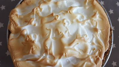 Lemon Pie Recipe Condensed Milk, Flapper Pie, Lemon Pie Recipe, Meringue Pie Recipes, Lemon Dessert Recipes, Lemon Meringue Pie, Lemon Pie, Meringue Pie, Cookie Crumbs