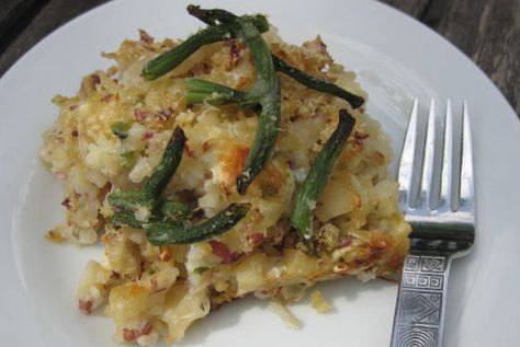 Sauerkraut Hotdish, Easy Hotdish Recipes, Best Potluck Dishes, Sauerkraut Casserole, Hotdish Recipes, Vegetarian Casserole, Sauerkraut Recipes, Vegetarian Lunch, Cauliflower Recipes