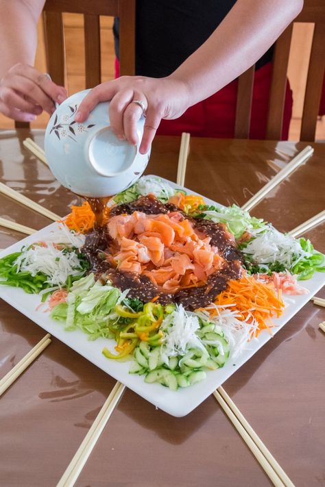 Yee Sang Recipe, Yee Sang, Chinese New Year Pictures, Raw Fish, New Year 2014, Fish Salad, Dim Sum, Smoked Salmon, Good Health