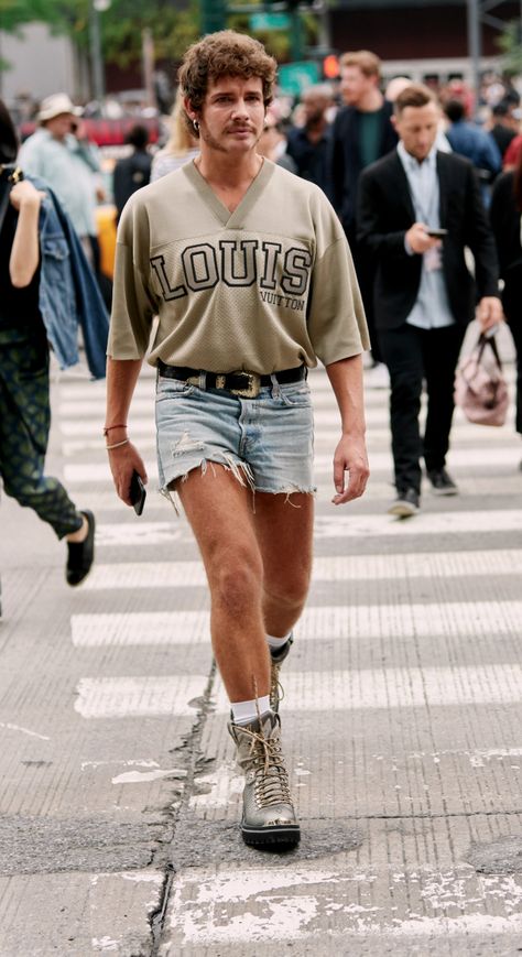 60s Summer Fashion Men, 70s Style Men, Queer Fashion Guys, 80s Guys, 70s Fashion Men, 70s Summer, Chicago Summer, 70s Men, Biker Shorts Outfit