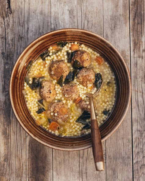 Vegetarian Italian Wedding Soup with Impossible Meatballs Impossible Meatballs, Vegetarian Wedding, Italian Wedding Soup Recipe, Vegetarian Meatballs, Vegetarian Italian, Wedding Soup, Meatball Soup, Small Pasta, Ground Meat