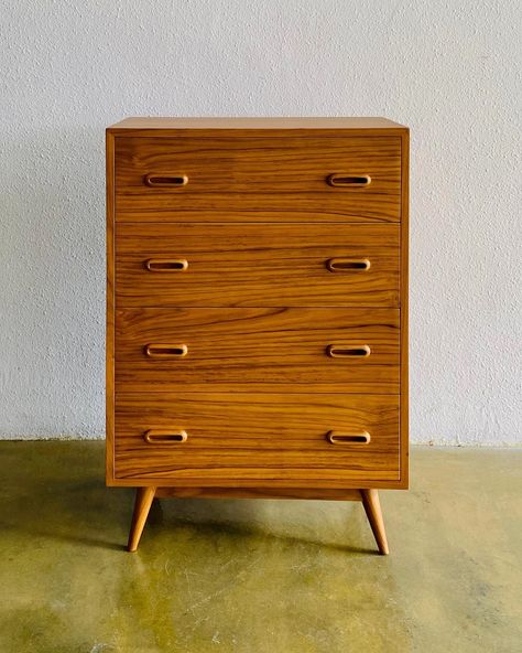 A retro classic with its rounded pill shaped pulls — our Hazal chest of drawers in solid teak. Dimensions and finish are customizable. Chest Of Drawers, Teak, Drawers