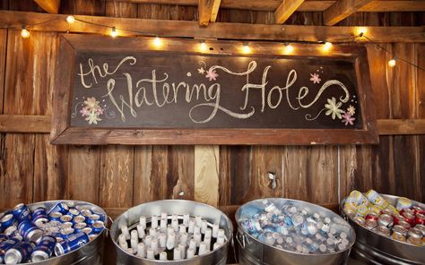 Barn Parties, Wedding Reception Ideas, Wedding Drink, Rustic Barn Wedding, Western Wedding, Party Snacks, Wedding Planners, Event Styling, Farm Wedding