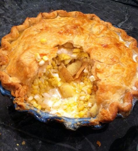 Pennsylvania Dutch Corn Pie includes 3 chopped hard-cooked eggs!  Pennsylvania Dutch chicken corn pie originally had this link: http://www.pinterest.com/pin/104145810106490573/ but I found a recipe that seems like it fits this picture Corn Pie Recipe, Corn Pie, Pennsylvania Dutch Recipes, Chicken Corn, Amish Recipes, Dutch Recipes, Pennsylvania Dutch, Corn Recipes, Fresh Corn