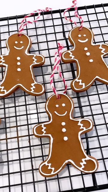 Colby | ThisisDrover on Instagram: "I am happy to report that these turned out FANTASTIC! I found the recipe on @onsuttonplace ‘s blog and its SO simple and they smell INCREDIBLE. No baking! I used 3D fabric paint to make the gingerbread touches look like real frosting 😍 now i need to make 1000 more • 1 cup cinnamon 3/4 cup applesauce 2 tablespoons white glue (i used mod podge) 1 teaspoon nutmeg • #christmas2022 #diychristmas #diychristmasornaments #diyornaments #christmasdiy #christmasdecor #d Cinnamon Applesauce Ornaments, Cinnamon Ornaments, 3d Fabric, Easy Holidays Crafts, Easy Christmas Ornaments, Gingerbread Decorations, Gingerbread Ornaments, Holiday Crafts For Kids, Preschool Christmas