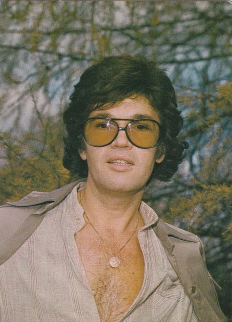 80s Glasses Men, Men Disco, 1970s Glasses, 70s Singers, 60s Summer, 70s Glasses, 1960s Fashion Women, 80s Glasses, 70s Sunglasses