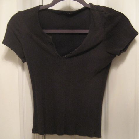 Bdg Urban Outfitters Button Notch Neck Women's Crop Top. Size Small, Dark Brown Color. Cropped. Faux Button Closure, Short Sleeve, Fitted Silhouette. Originally $34. Brand New With Tags Cut Off. Bdg Top, Extra Clothes, Urban Outfitters Women, Bdg Urban Outfitters, 90s Outfit, Dark Brown Color, Autumn Style, Fitted Silhouette, Urban Outfitters Tops