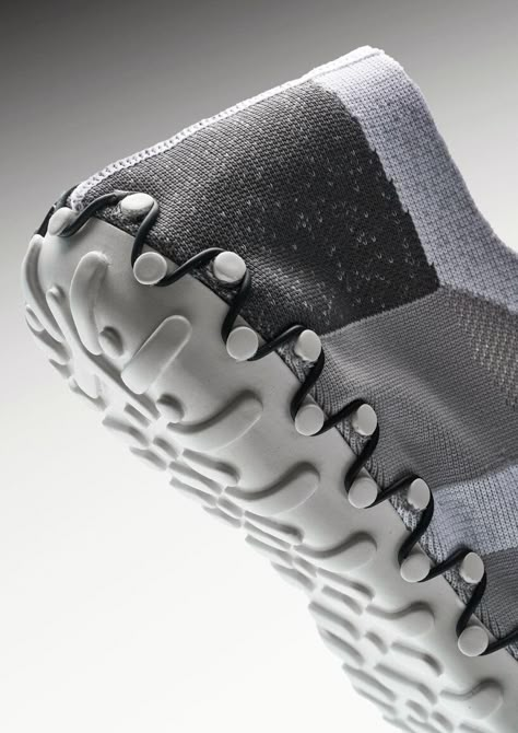 disassembly lab’s 3D knitted recyclable sneakers can be taken apart for repair and restoration 3d Shoes, 3d Knitting, Sustainable Marketing, 3d Printed Shoes, Form Study, Machine 3d, Industrial Design Trends, 3d Printing Ideas, Footwear Design