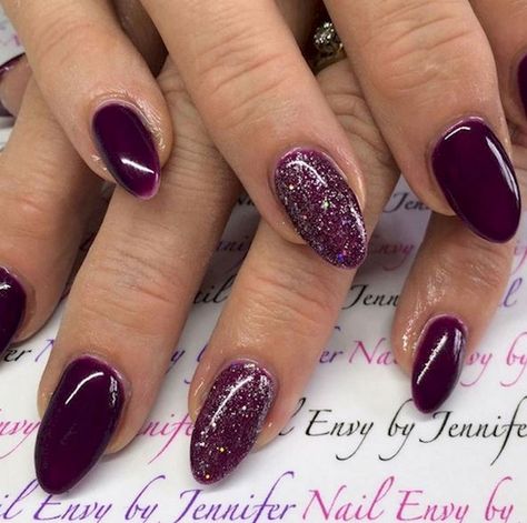 13 Plum Nails - Jazz it up with a glittered accent nail. Color Uva, Dark Purple Nails, Plum Nails, Glitter Manicure, Purple Acrylic Nails, Purple Nail Polish, Fall Acrylic Nails, Color Nails, Gel Nail Colors