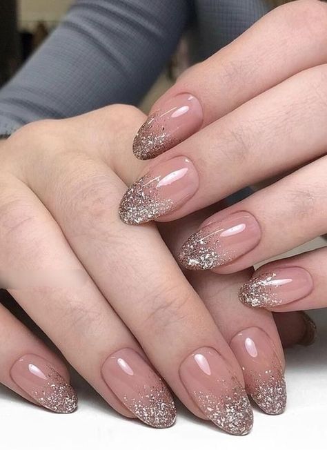 Nails Design Almond, Golden Nail Art, Foil Nail Designs, Nail Extensions Acrylic, Elegant Touch Nails, Nail Short, Bridal Nails Designs, Nails Shape, Outfit Designer