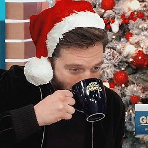 Bucky Barnes Christmas, Marvel Christmas Pfp, Marvel Christmas Icons, Avengers Christmas, Christmas Marvel, Christmas Avatar, Steve Kemp, Merry Christmas Yall, Celebrity Skin