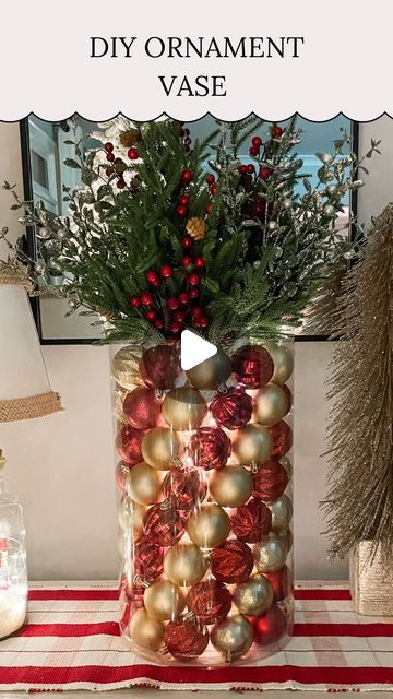 Twinkle Lights Christmas, Cylinder Vase Centerpiece, Ornament Vase, Christmas Florals, Vase Centerpiece, Festive Activities, Centerpiece Christmas, Christmas Flower Arrangements, Diy Ornament