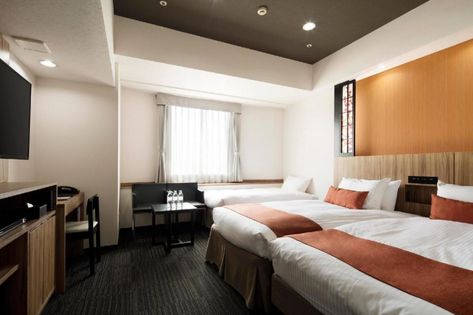 15 Tokyo Hotels With Large Rooms - Japlanease Tokyo Trip, Japan Itinerary, Park Hyatt, Tokyo Hotels, Narita, Twins Room, Tokyo Travel, Double Room, Indoor Pool