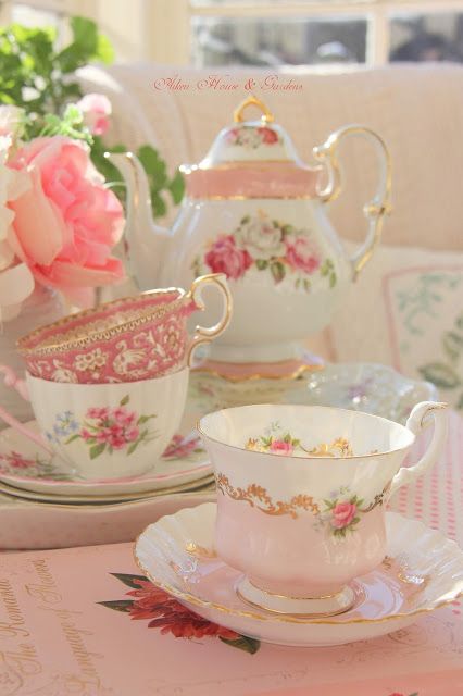 Aiken House & Gardens: A Romantic Afternoon Tea Cottagecore Tea Set, Tea Sets Aesthetic, Tea Cups Aesthetic, Tea Aesthetic Vintage, Aesthetic Tea Set, Tea Set Aesthetic, Tea Party Ideas For Adults, Afternoon Tea Aesthetic, Kawaii Tea Party