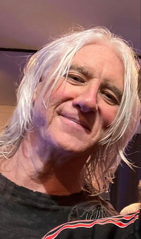 Joe Elliott Selfie, Joe Elliott 2023, Def Leppard Wallpaper, Def Leppard Band, Joe Thomas, Def Leppard Rick Savage, Cool Galaxy Wallpapers, Def Leppard Joe Elliot, Handsome Men Quotes