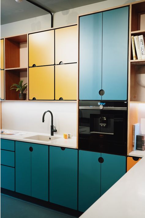 This colourful kitchen is in our Wood & Wire showroom in Hebden Bridge. Made from Valchromat, a sustainable material which has a huge selection of colours, we opted for blue and yellow cabinets here. Desain Pantry Dapur, Estilo Kitsch, Plywood Kitchen, Desain Pantry, Kitchen Manufacturers, Kitchen Concepts, Mid Century Kitchen, Yellow Kitchen, Kitchen Plans