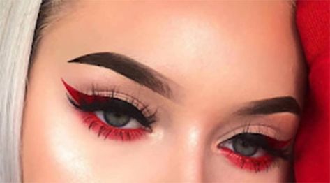 Red Wing Makeup Looks, Easy Red Makeup Looks, Devil Makeup Look Easy, Black Devil Makeup, Devil Makeup Halloween Easy, Red Liner Makeup, Avangard Makeup, Devil Makeup Halloween, Winged Liner Makeup