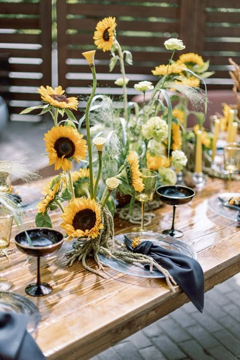 Sunflower Table Arrangements, Sunflower Table Centerpieces, Sunflower Wedding Centerpieces, Sunflower Centerpieces, Sunflower Arrangements, Yellow Wedding, Sunflower Wedding, Fall Centerpiece, Baby Wedding