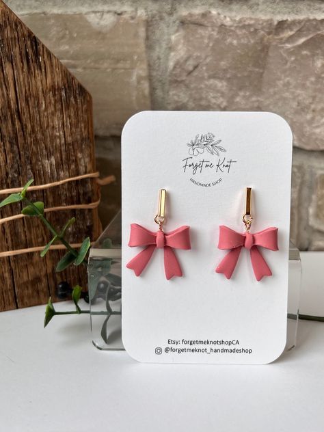 Aesthetic Clay Earrings Ideas, Bow Clay Earrings, Polymer Clay Ideas Aesthetic, Clay Coquette, Clay Earrings Design, Fondant Seashells, Cute Polymer Clay Earrings, Porcelain Jewellery, Polymer Clay Jewellery