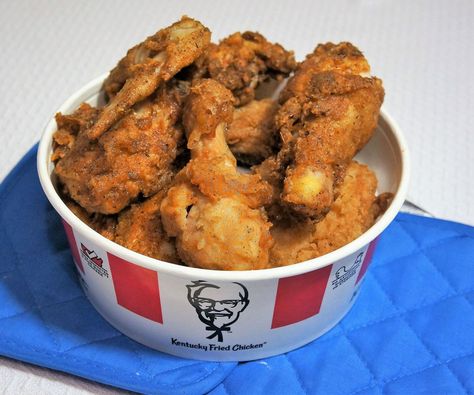 Kentucky Fried Chicken Recipe Copycat, Kfc Original Recipe Chicken, Kfc Colonel Sanders, Kfc Original Secret Chicken Recipe, Twister Sauce Kfc, Kfc Original Fried Chicken Recipe, Kfc Chicken Recipe Copycat, Home Made Kfc Famous Bowl, Homemade Kfc Famous Bowl