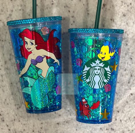 Mermaid Snow Globe Tumbler, Vinyl Starbucks Cups Disney, Disney Starbucks Tumbler, Disney Snow Globe Tumbler, Pokemon Starbucks Cup, Snow Globe Tumbler Ideas, Starbucks Snow Globe Tumbler, Snow Globe Cup, Disney Water Bottle