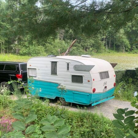 SHASTA AIRFLYTE 1959 w/wings and full kitchen. Tows great! – Massachusetts – Trailers for Sale – Tin Can Tourists Shasta Airflyte, Shasta Trailer, Tin Can Tourist, Shasta Camper, Camper Trailer For Sale, Rv Travel Trailers, Holiday Rambler, Fifth Wheel Trailers, Travel House