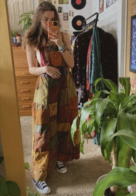 Colorful Patterned Outfits, Modern Hippie Outfits, Mars Project, Hippie Fits, Outfit Hippie, Looks Hippie, Hippie Lifestyle, Estilo Hippy, Mode Hippie