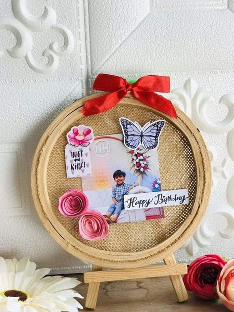 Photo Hoop, Friendship Gifts Diy, Easy Birthday Cards Diy, Photo Collage Diy, Hand Embroidery Patterns Free, Rose Mehndi Designs, Collage Diy, Diy Photo Frames, Simple Birthday Cards