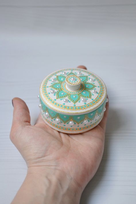 Painting Wood Boxes Ideas, Product Moodboard, Diy Trinket Box, Ring Boxes Diy, Hand Painted Wooden Box, Mandala Dotting, Engagement Ring Holders, Painted Wooden Boxes, Painted Jewelry Boxes