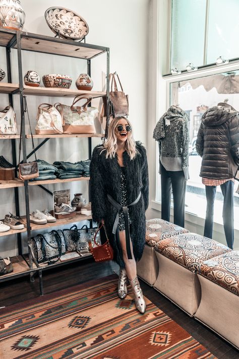 10 Fun Insta-Worthy Activities To Do in Santa Fe | Ready Set Jet Set Sante Fe Fashion, Santa Fe New Mexico Outfits Fall, Santa Fe New Mexico Fashion, Santa Fe Fashion Outfits, Outfits For Santa Fe Nm, Santa Fe Outfits Fall, Santa Fe Outfits Summer, Santa Fe Fashion, Santa Fe Outfits