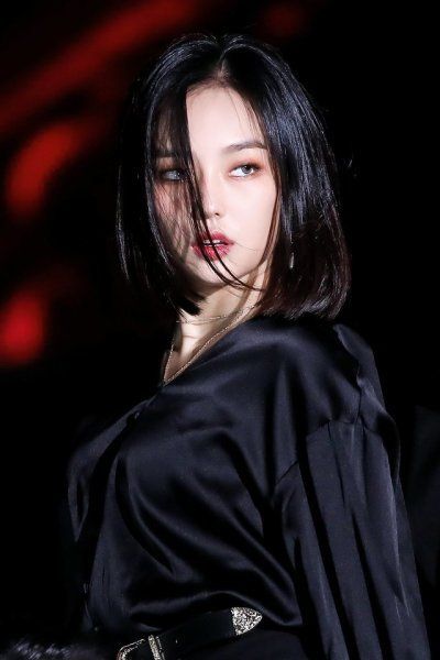 Jang Yeeun, Korean Beauty, Kpop Girl Groups, Girl Face, Ulzzang Girl, Aesthetic Girl, Korean Girl, In The Dark, A Black