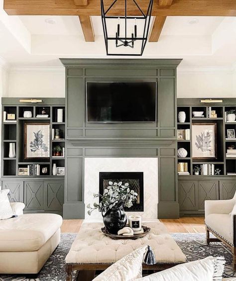 30 Eye-catching TV Over Fireplace Ideas for Function and Style Los Angeles Living, Shelves Living Room, Fireplace Design Ideas, Built In Around Fireplace, Built In Shelves Living Room, Room Decor Art, Fireplace Built Ins, H Design, Fireplace Remodel