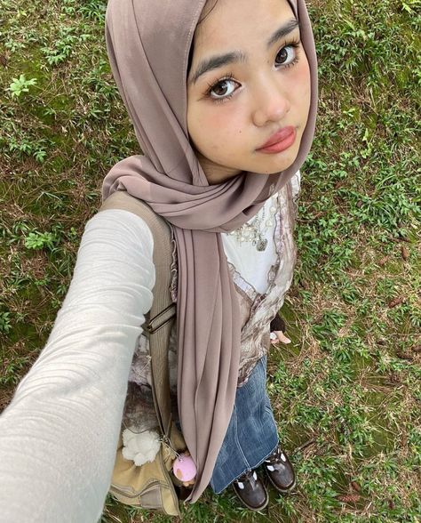 kathya ! Model With Hijab, Hijabi Women, Hijabi Styles, Hijab Art, Hijab Accessories, Hijabi Fits, Hijabi Outfit, Stile Hijab, Muslim Outfits Casual