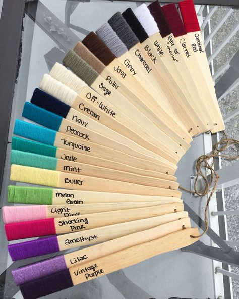 Diy yarn colour sample swatches Yarn Swatch Book, Yarn Swatch Ideas, Swatch Book Ideas, Swatch Organization, Yarn Organization Ideas, Diy Yarn Storage Ideas, Embroidery Swatches, Craft Organisation, Swatch Book