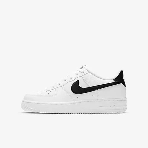 Big Kids Shoes. Nike.com Zapatillas Nike Air Force, Nike Essentials, Wishlist 2024, All Nike Shoes, Tenis Nike, Nike Blazers Mid, Sneaker Style, Fame Dr, Nike Shox