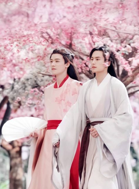 Wen kexing being a dad to wei wuxian what an idea Drama Words, Faraway Wanderers, Word Of Honor, Chinese Martial Arts, Gongs, Plot Twist, Tv Drama, Asian Actors, Series Movies