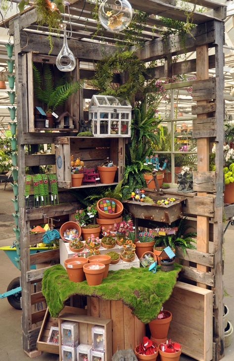 Garden Center Displays, Pallet Projects Garden, Lots Of Plants, Pallet Garden, Pallets Garden, Garden Store, Garden Centre, Potting Shed, Kew Gardens