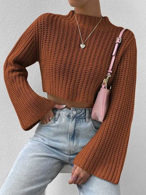 Woolen Clothes For Women, Knitted Jerseys For Women, Long Sleeve Knitted Top Outfit, Cropped Sweater Outfit Winter, Cropped Pullover Outfits, Fall Crochet Clothes, Crochet Fall Clothes, Crochet Winter Clothes, Crop Sweater Outfit