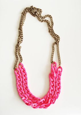 pink  gold Necklaces Diy, Pink Chain, Pink Statement Necklace, Bold Necklace, Current Fashion, Necklace Diy, Tickled Pink, Everything Pink, Bijoux Diy