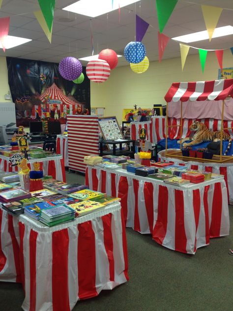 Circus theme reading party Carnival Theme Book Fair, Carnival Theme Classroom Decorations, Carnival Book Fair, Circus Book Fair, Christmas Carnival Ideas, Candy Theme Classroom, Carnival Classroom, Circus Book, Circus Classroom