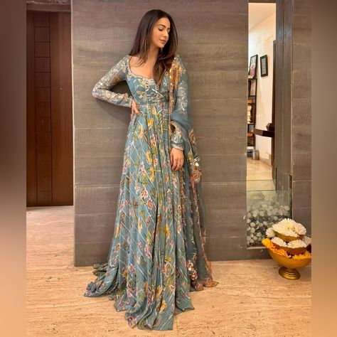 Embroidered Anarkali With Matching Dupatta Fabric: Lurex Chiffon, Organza Color: Grey Light Blue Anarkali, Chiffon Anarkali, Lehenga Style Saree, Chic Prom Dresses, Blue Anarkali, Indian Bridesmaid Dresses, Printed Anarkali, Embroidered Anarkali, Fantasy Couples