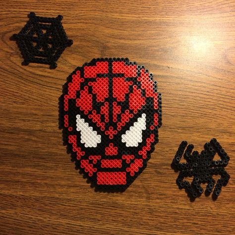 Spider Man Bead Pattern, Spiderman Beads Pattern, Perler Beads Ideas Spiderman, Spider Man Melty Beads, Fuse Beads Spiderman, Spiderman Melty Beads, Iron Beads Spiderman, Spiderman Perler Beads Small, Spiderman Pearl Beads