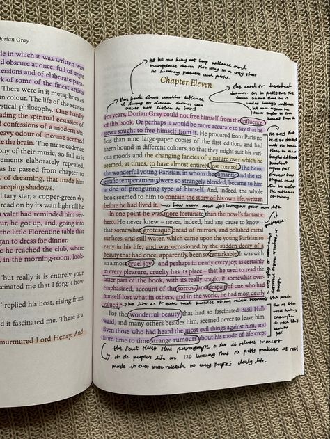 Textbook Annotation, Annotating Books Guide, Book Tabbing, Annoting Books, Annotation Guide, Aesthetic Annotations, Bookshelf Tour, Book Annotation Tips, Book Annotating