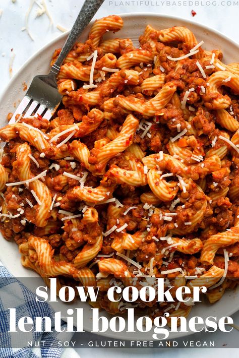 Crockpot Lentil Bolognese, Meat Free Slow Cooker Recipes, Lentil Bolognese Slow Cooker, Slow Cooker Plant Based Recipes, Lentil Slow Cooker Recipes, Plant Based Slow Cooker Recipes, Crockpot Lentil Recipes, Slow Cooker Lentil Recipes, Slow Cooker Vegan Recipes